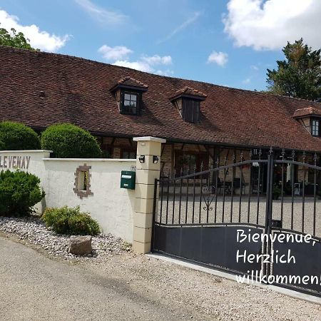 Bed and Breakfast Le Venay Frontenaud Экстерьер фото