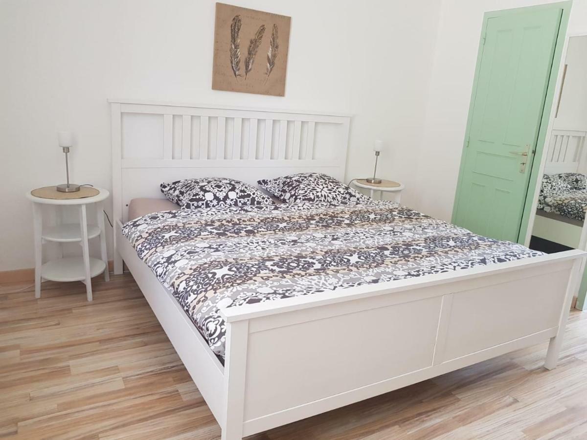 Bed and Breakfast Le Venay Frontenaud Экстерьер фото